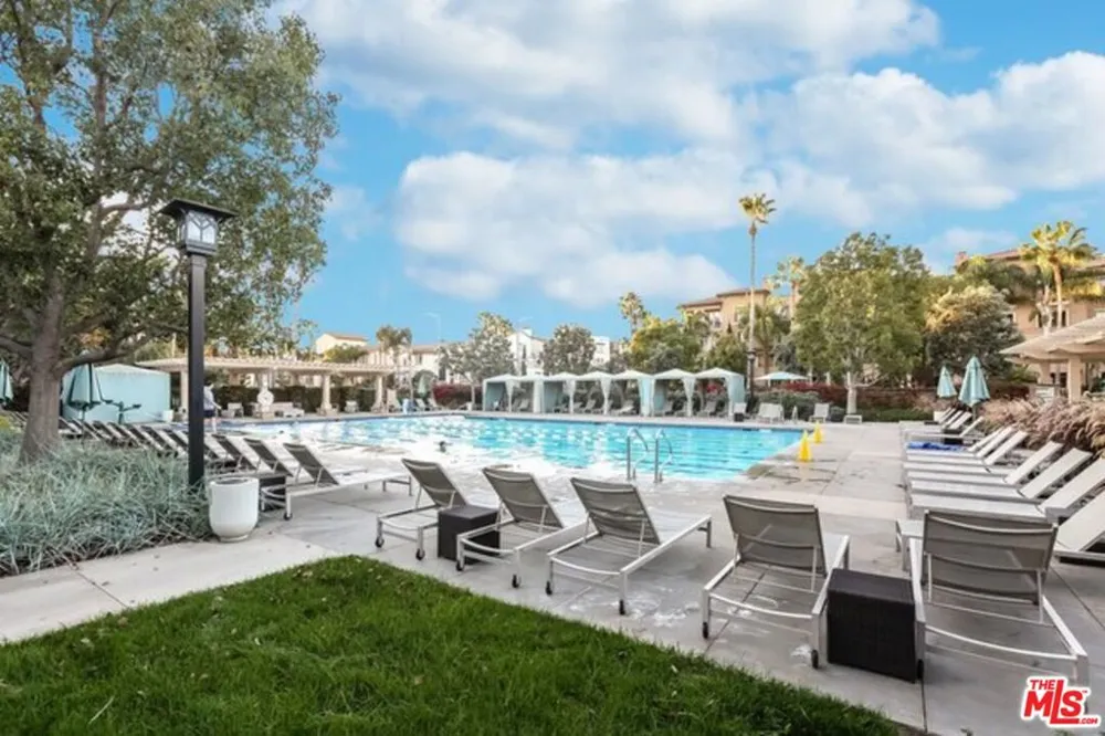 6020 Seabluff Drive #205 Playa Vista, CA 90094