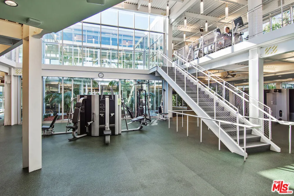 6020 Seabluff Drive #205 Playa Vista, CA 90094