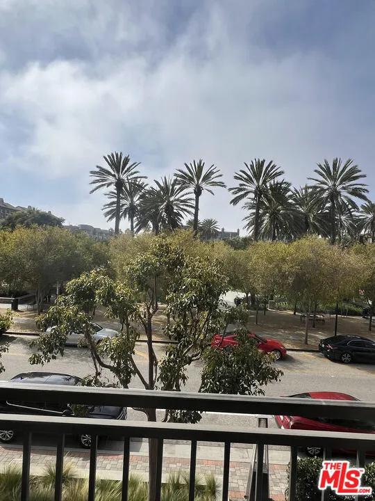 6020 Seabluff Drive #205 Playa Vista, CA 90094