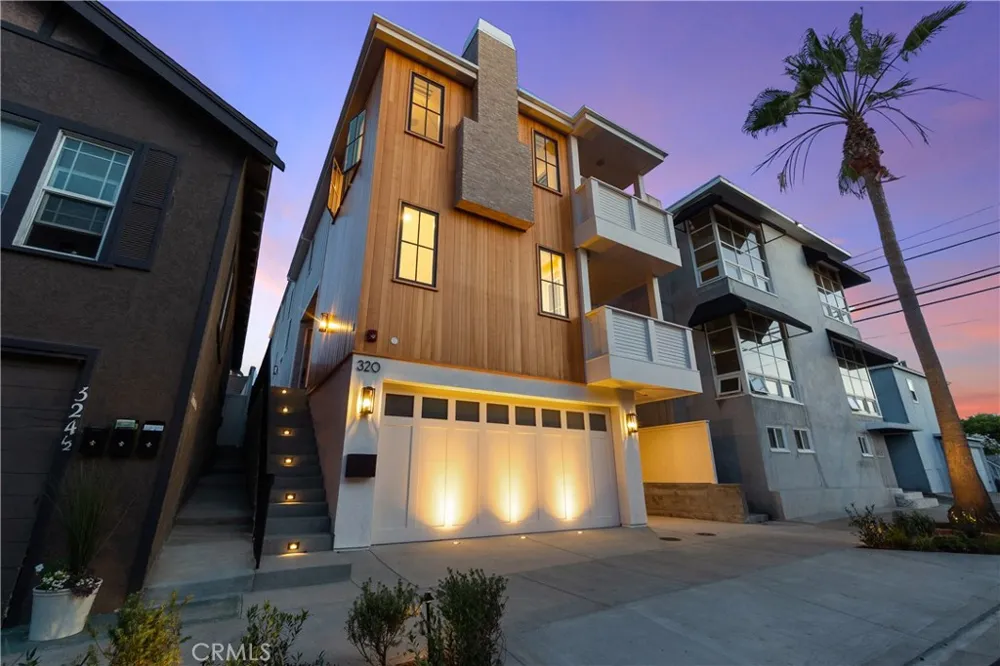 320 1st St Manhattan Beach, CA 90266