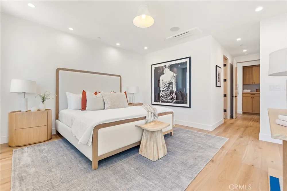 320 1st St Manhattan Beach, CA 90266