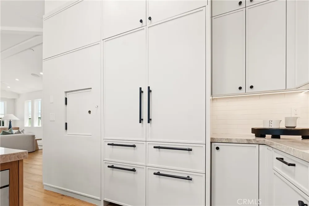 320 1st St Manhattan Beach, CA 90266
