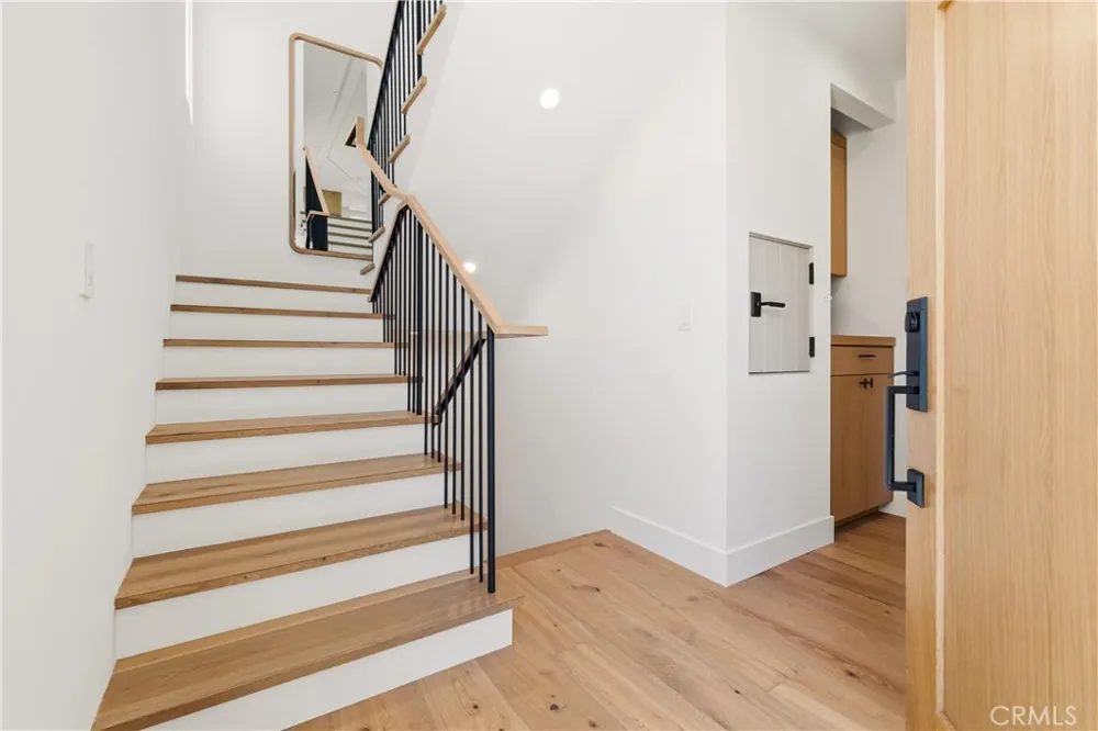 320 1st St Manhattan Beach, CA 90266