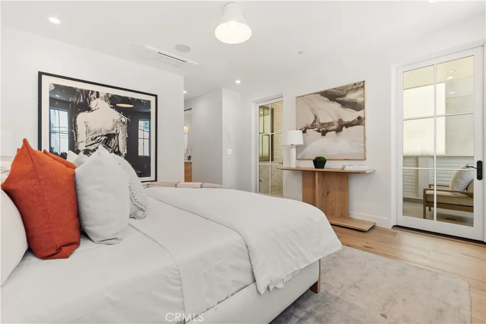 320 1st St Manhattan Beach, CA 90266
