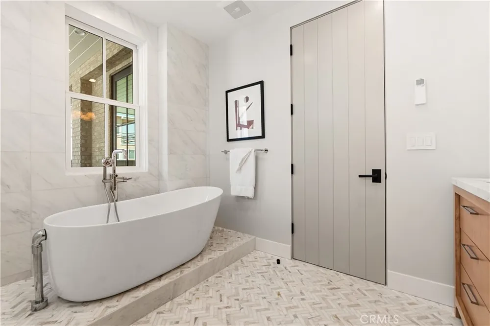 320 1st St Manhattan Beach, CA 90266