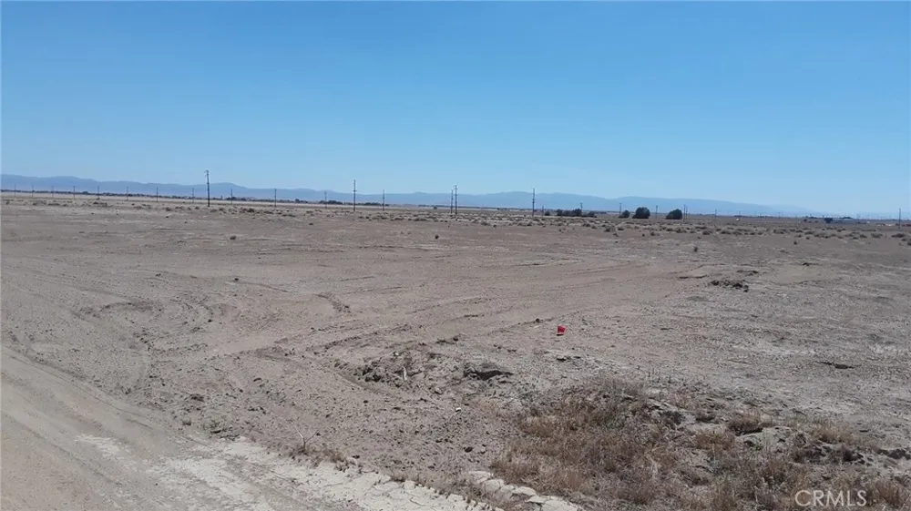67th St W Rosamond, CA 93560