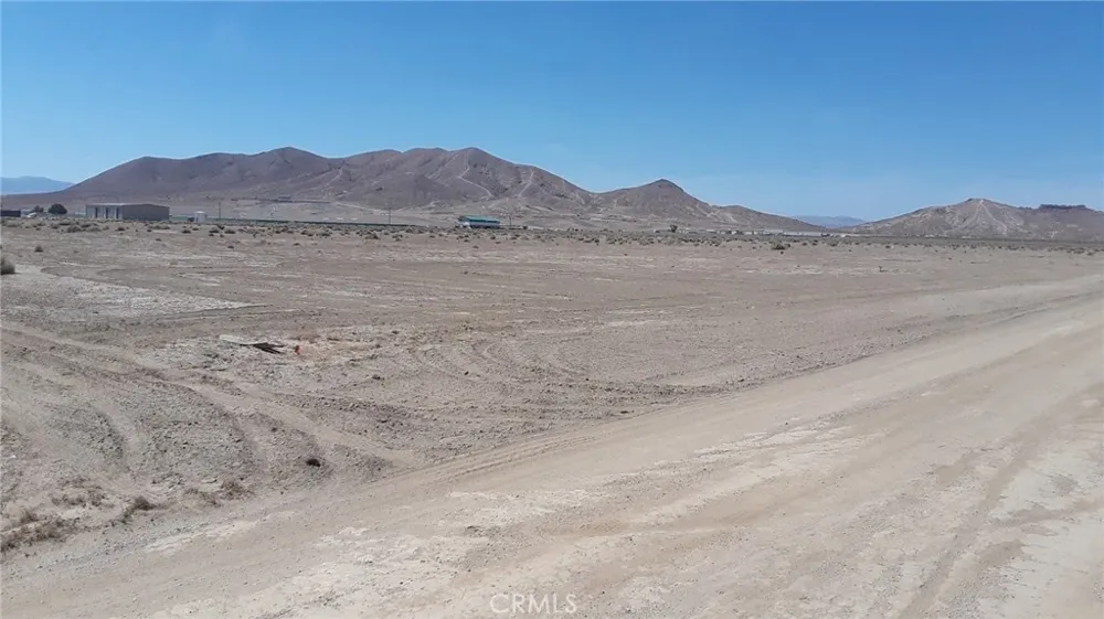 67th St W Rosamond, CA 93560