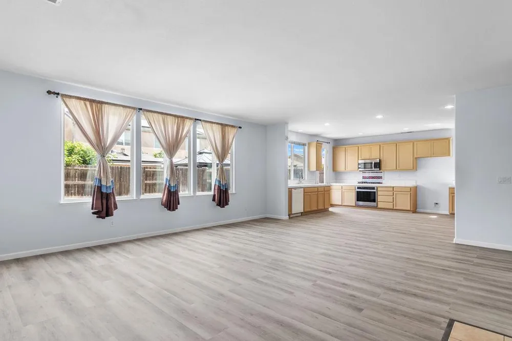 725 Oxalis Drive Newman, CA 95360
