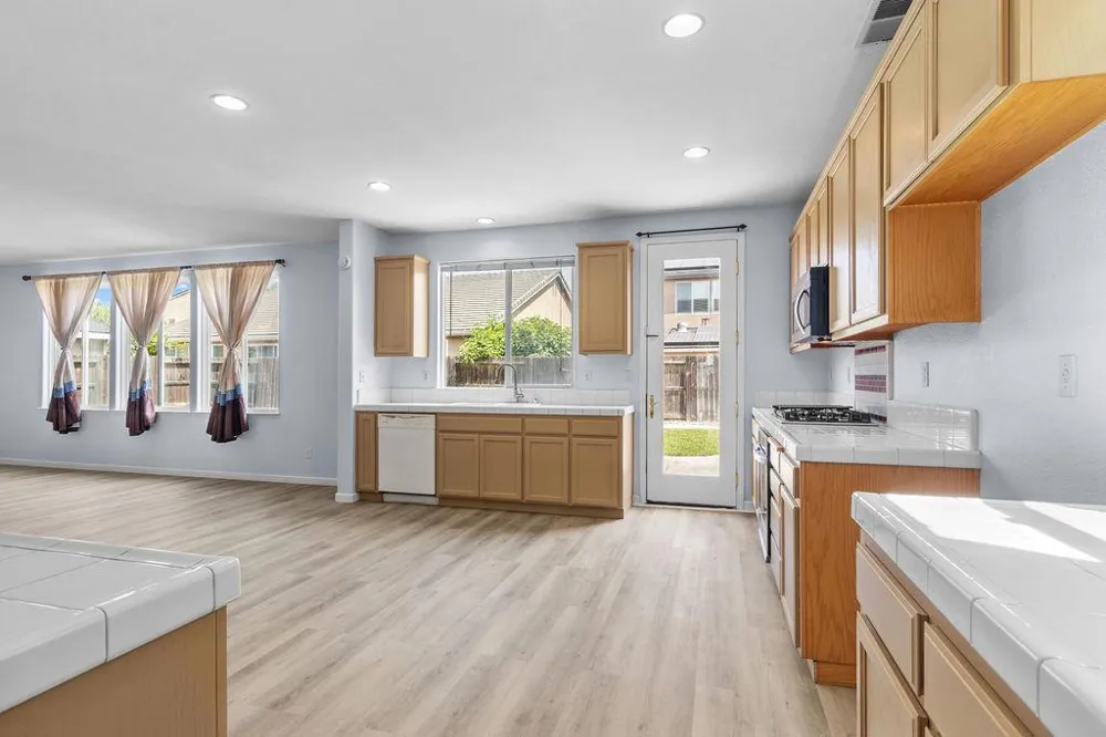 725 Oxalis Drive Newman, CA 95360