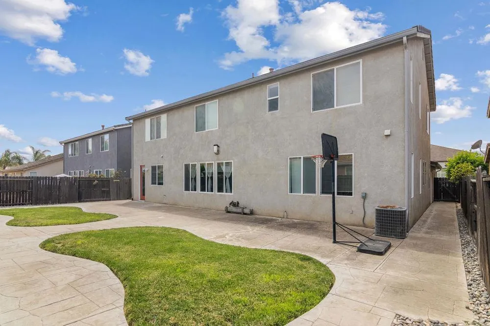 725 Oxalis Drive Newman, CA 95360