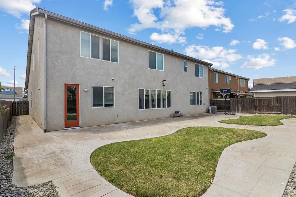 725 Oxalis Drive Newman, CA 95360