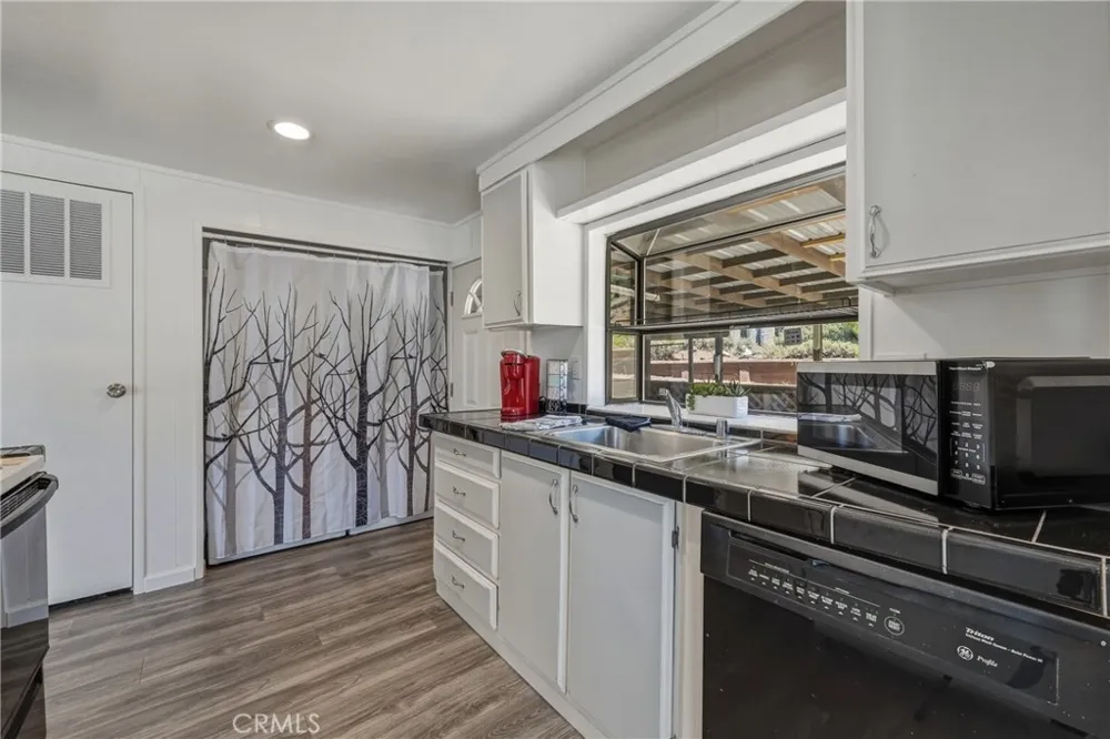 3360 Yuba Street Nice, CA 95464