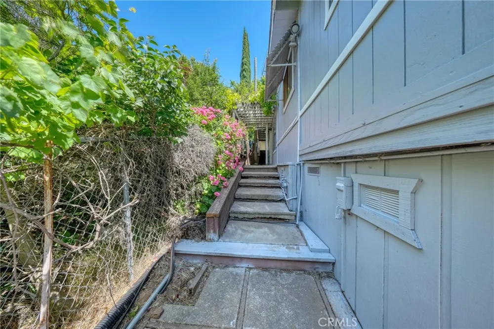 3360 Yuba Street Nice, CA 95464