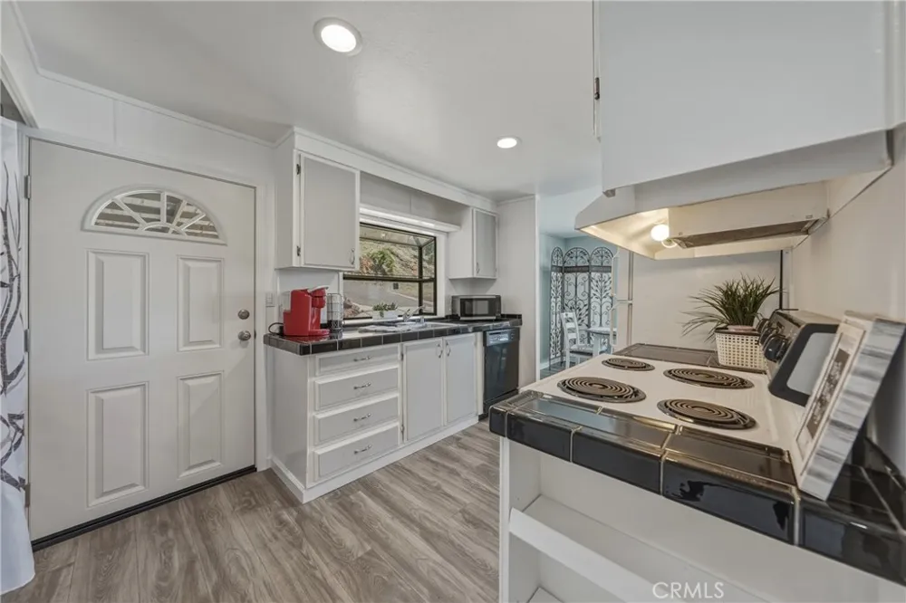 3360 Yuba Street Nice, CA 95464