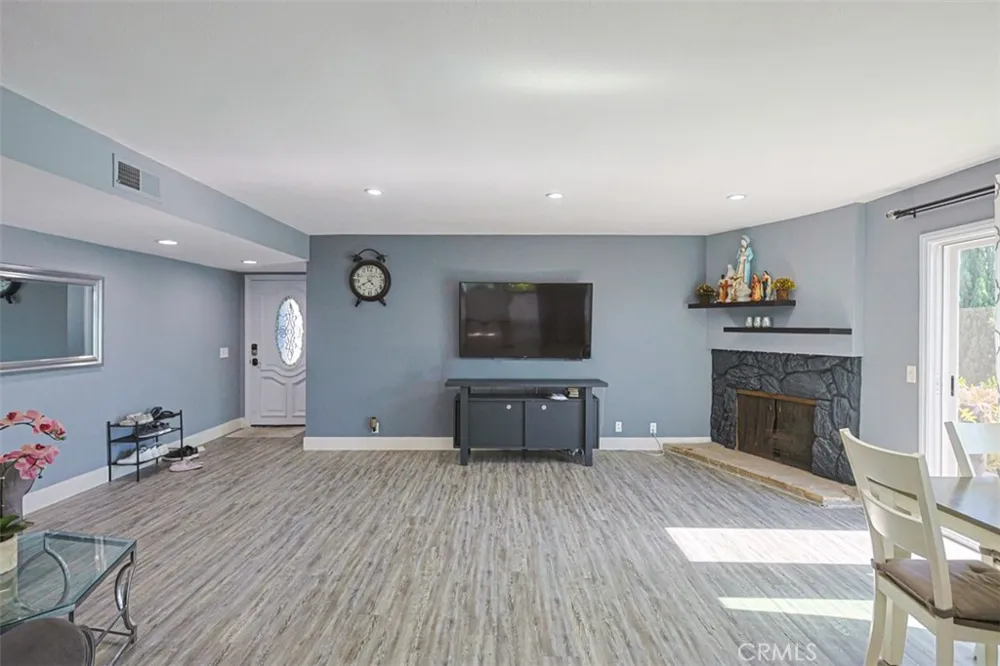 5781 Westmoreland Circle Westminster, CA 92683