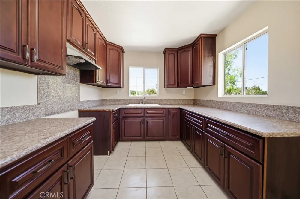 12537 E Avenue V-12 Pearblossom, CA 93553