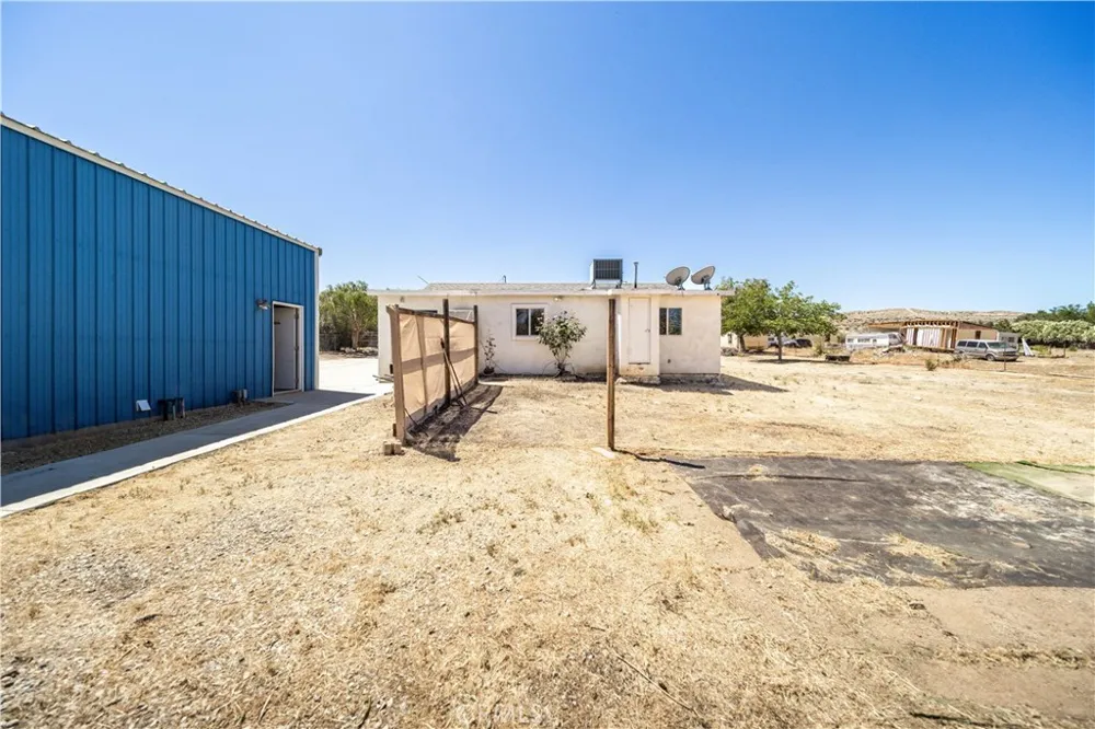12537 E Avenue V-12 Pearblossom, CA 93553