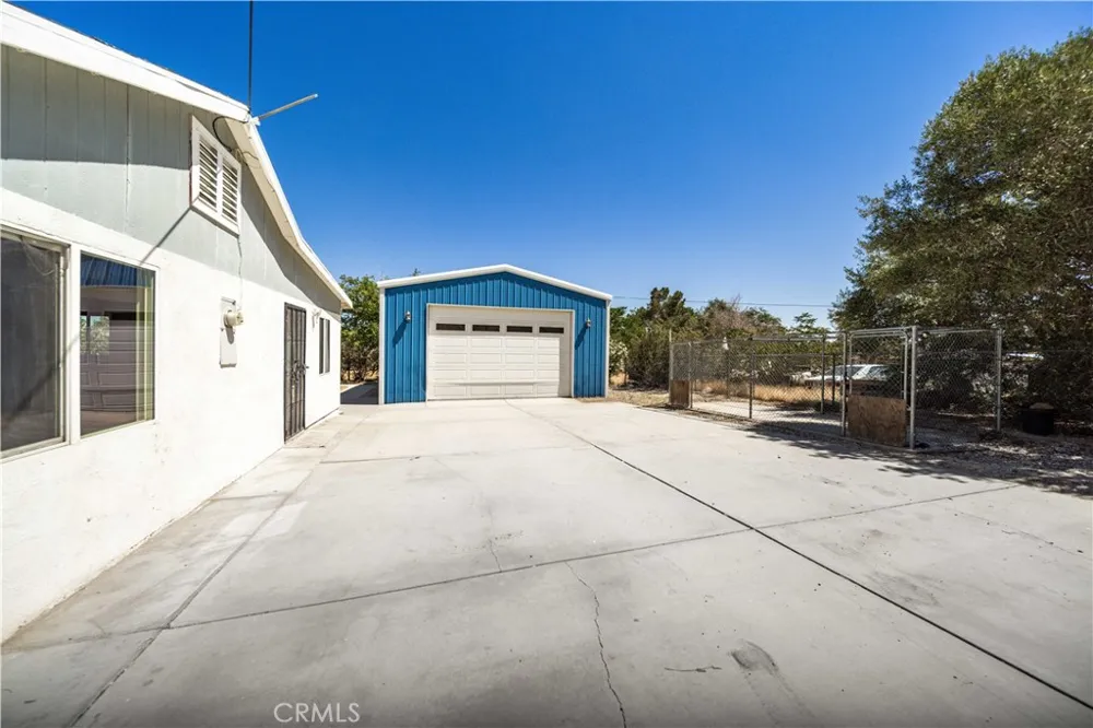 12537 E Avenue V-12 Pearblossom, CA 93553