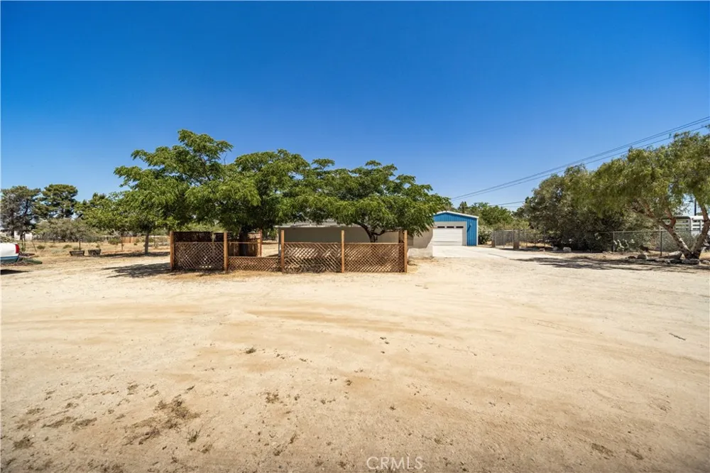 12537 E Avenue V-12 Pearblossom, CA 93553