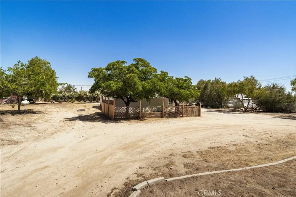 12537 E Avenue V-12 Pearblossom, CA 93553