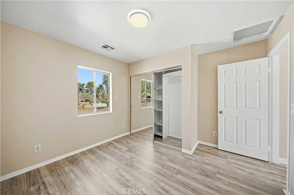 12537 E Avenue V-12 Pearblossom, CA 93553
