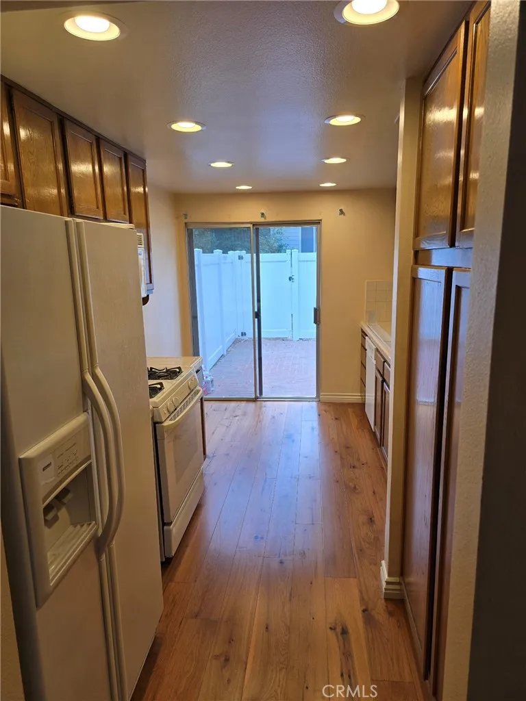 18153 Andrea Circle #4 Northridge, CA 91325