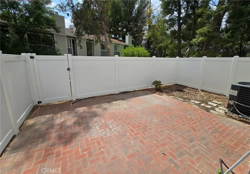 18153 Andrea Circle #4 Northridge, CA 91325