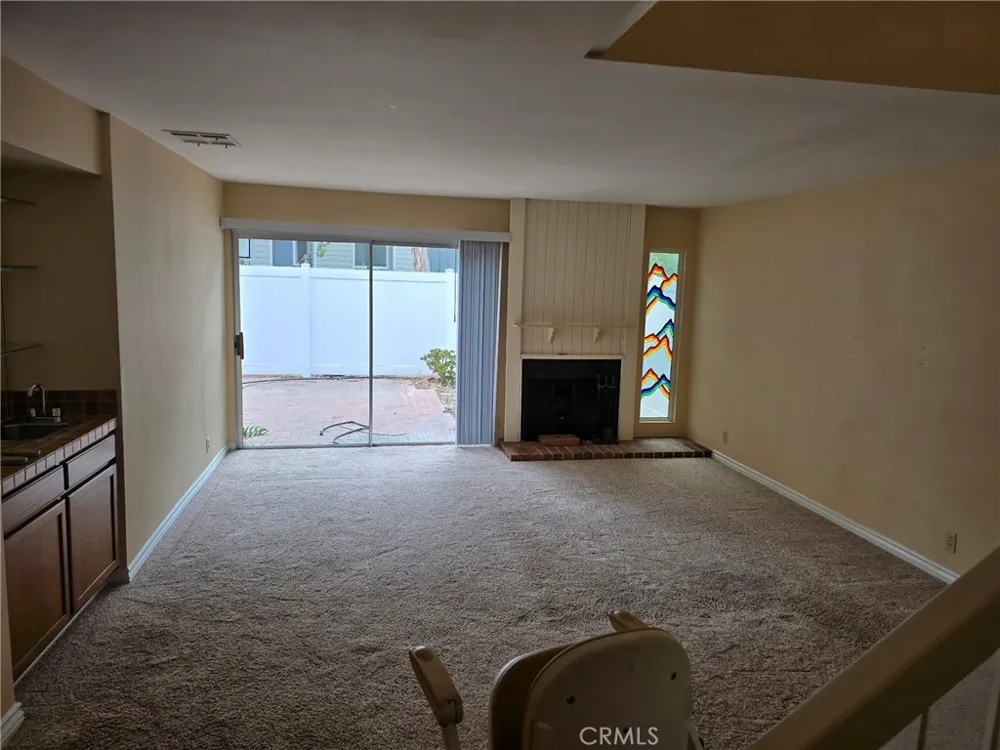 18153 Andrea Circle #4 Northridge, CA 91325