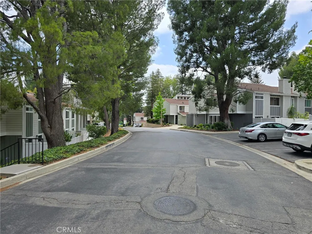18153 Andrea Circle #4 Northridge, CA 91325