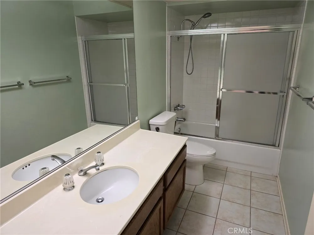 18153 Andrea Circle #4 Northridge, CA 91325