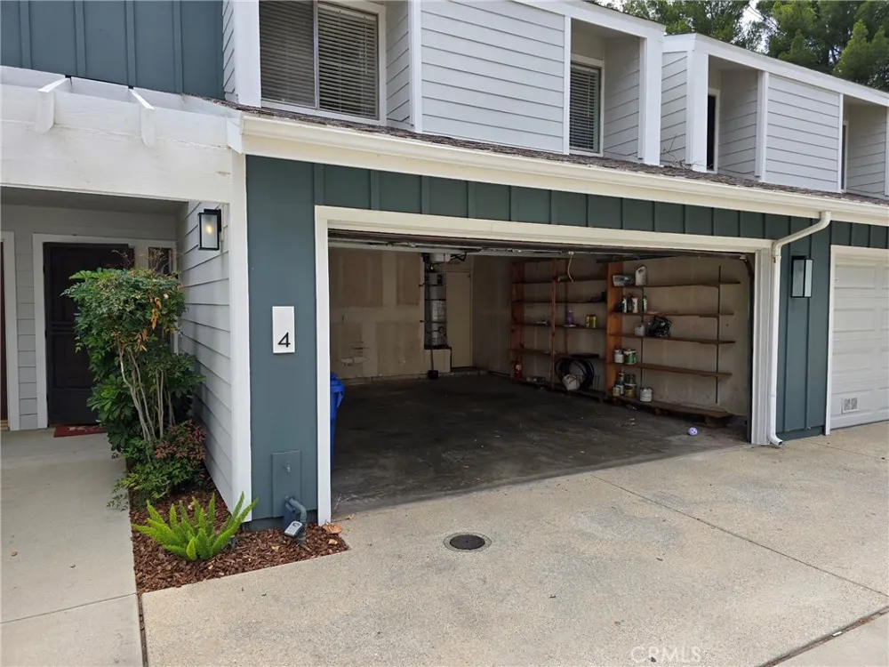 18153 Andrea Circle #4 Northridge, CA 91325