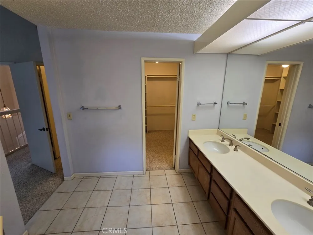 18153 Andrea Circle #4 Northridge, CA 91325