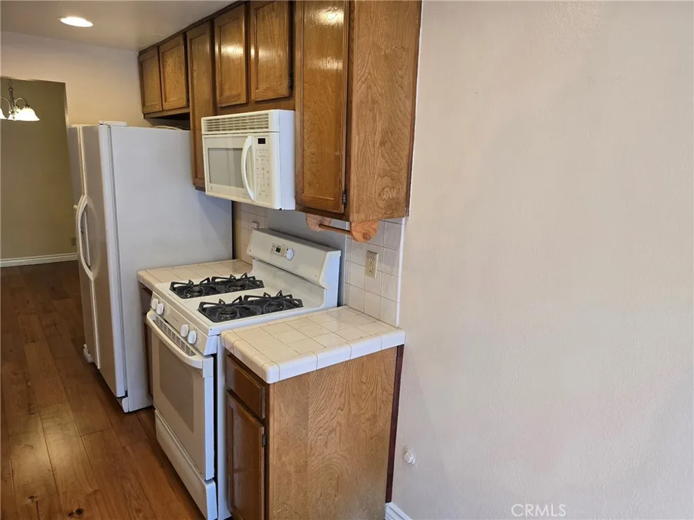 18153 Andrea Circle #4 Northridge, CA 91325