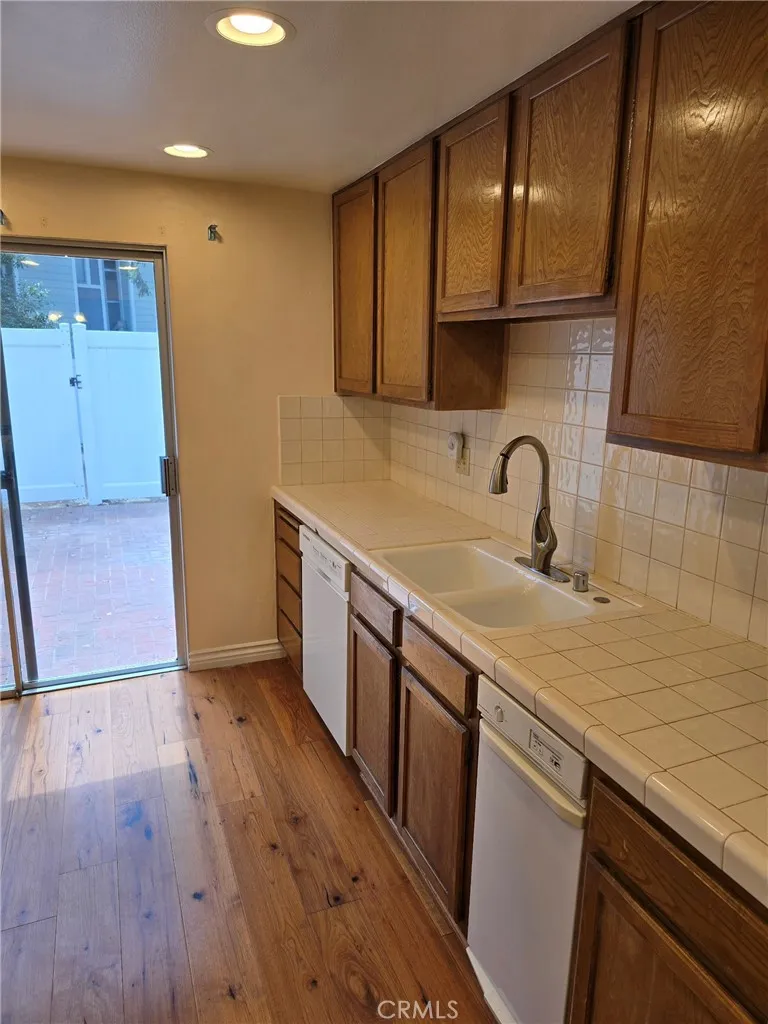 18153 Andrea Circle #4 Northridge, CA 91325