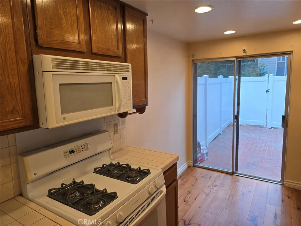 18153 Andrea Circle #4 Northridge, CA 91325