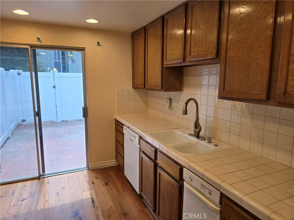 18153 Andrea Circle #4 Northridge, CA 91325