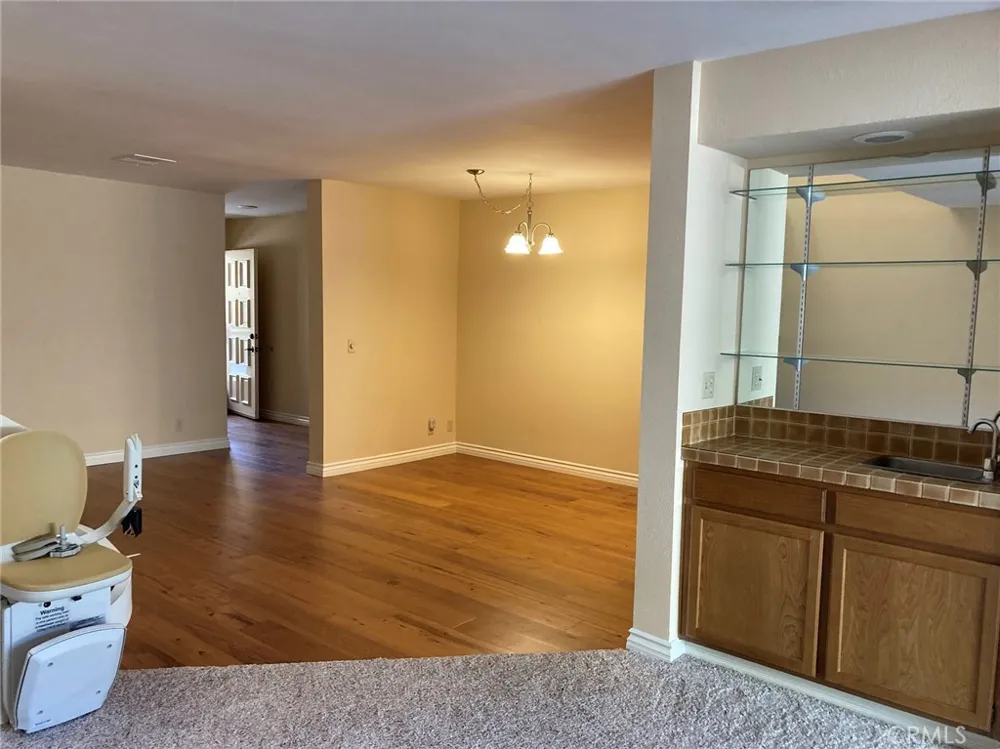 18153 Andrea Circle #4 Northridge, CA 91325