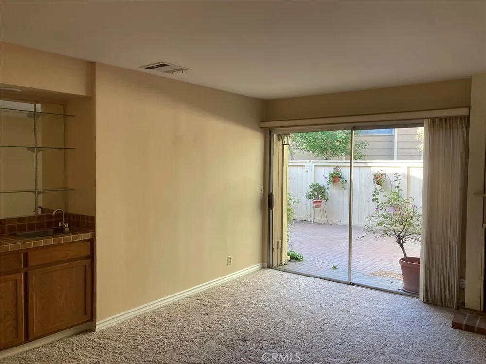 18153 Andrea Circle #4 Northridge, CA 91325