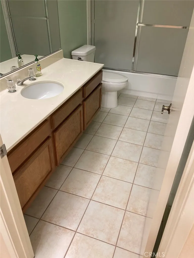 18153 Andrea Circle #4 Northridge, CA 91325