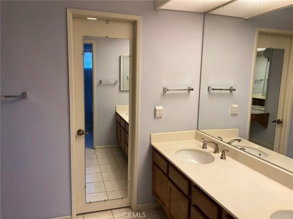 18153 Andrea Circle #4 Northridge, CA 91325