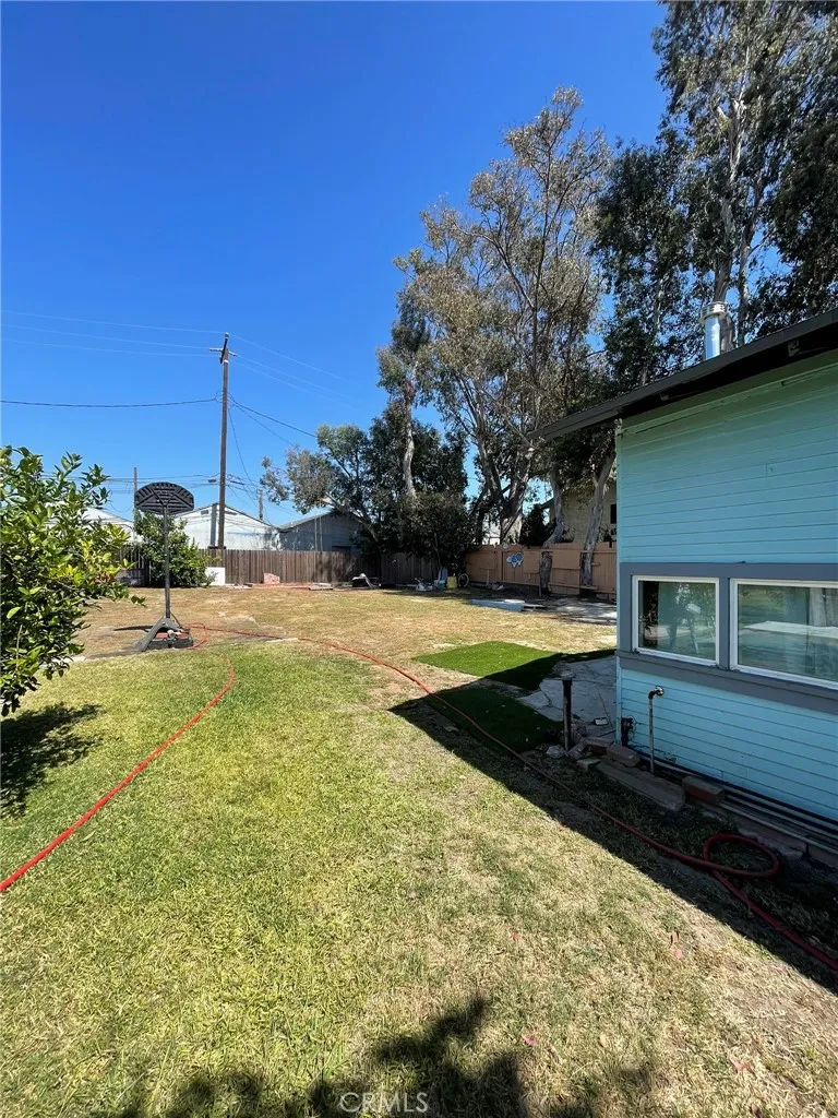 2410 Florida Huntington Beach, CA 92648