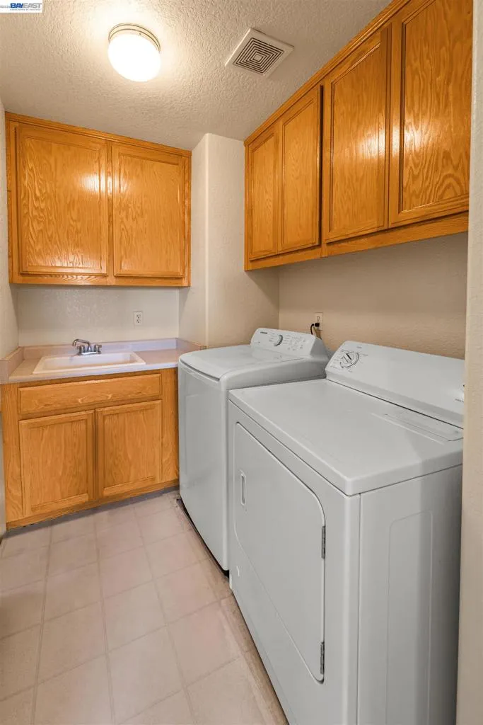 1153 Syracuse Ln Manteca, CA 95336