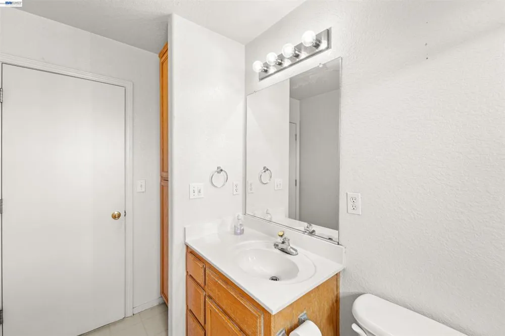 1153 Syracuse Ln Manteca, CA 95336