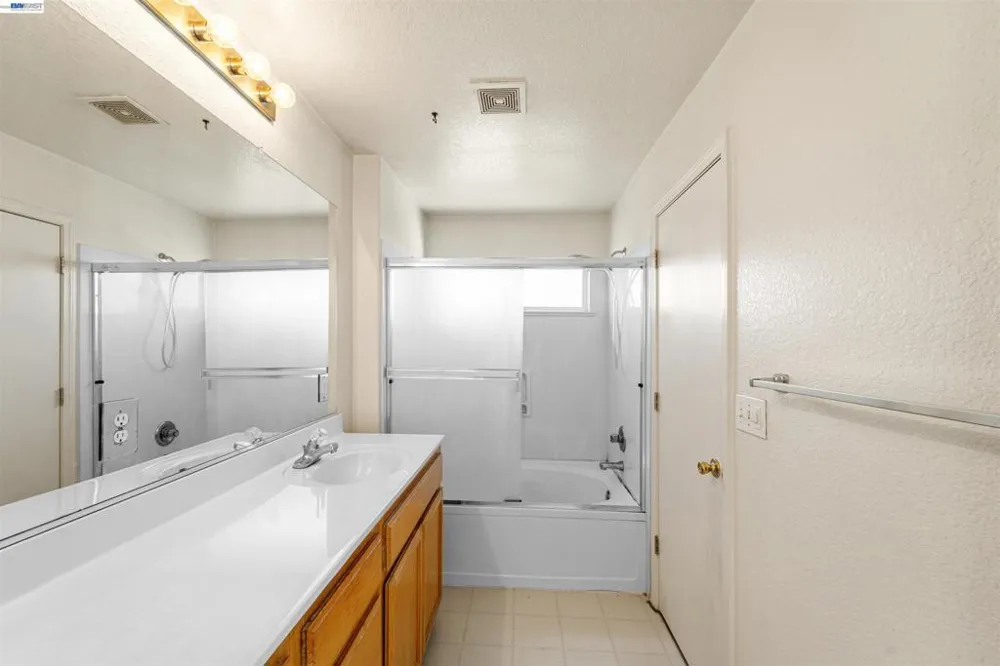 1153 Syracuse Ln Manteca, CA 95336