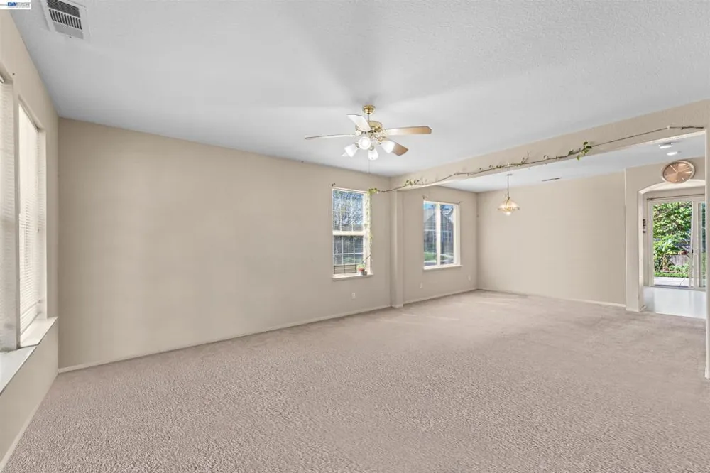 1153 Syracuse Ln Manteca, CA 95336