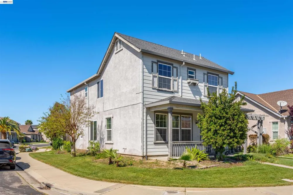 1153 Syracuse Ln Manteca, CA 95336