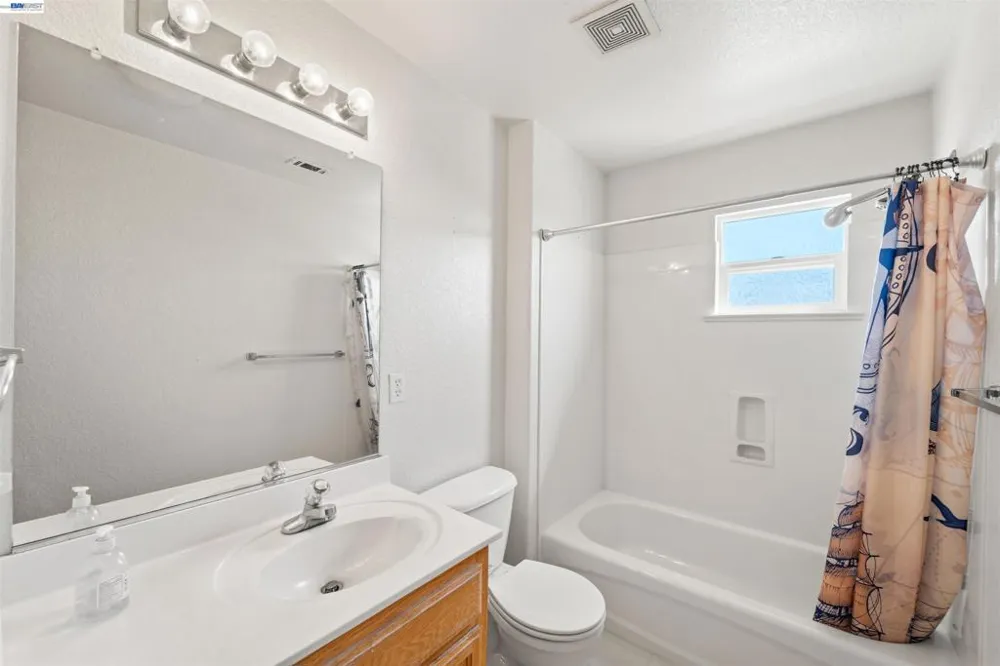 1153 Syracuse Ln Manteca, CA 95336