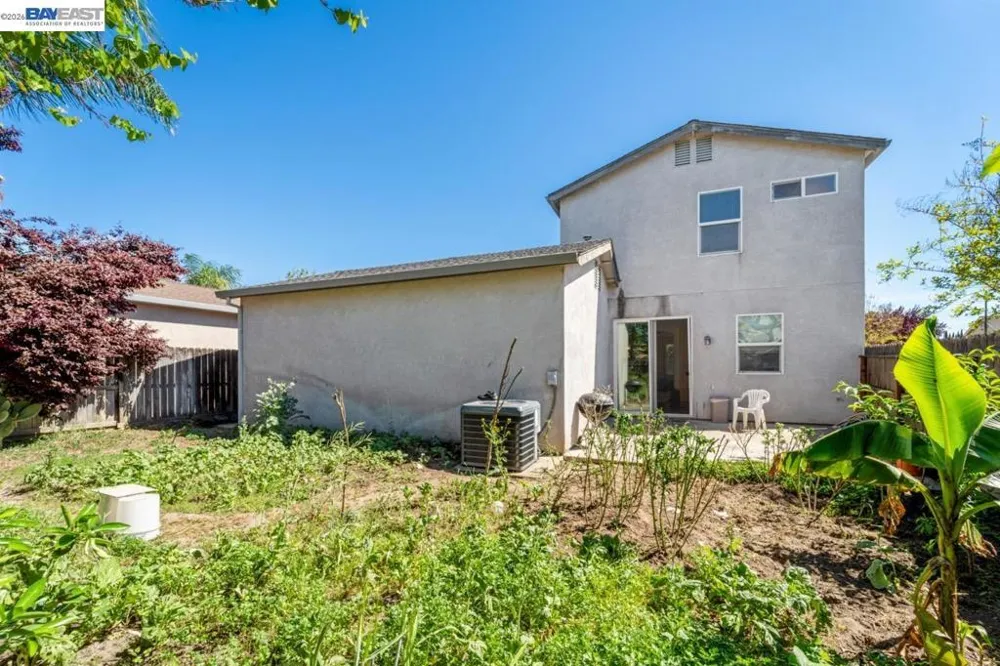 1153 Syracuse Ln Manteca, CA 95336