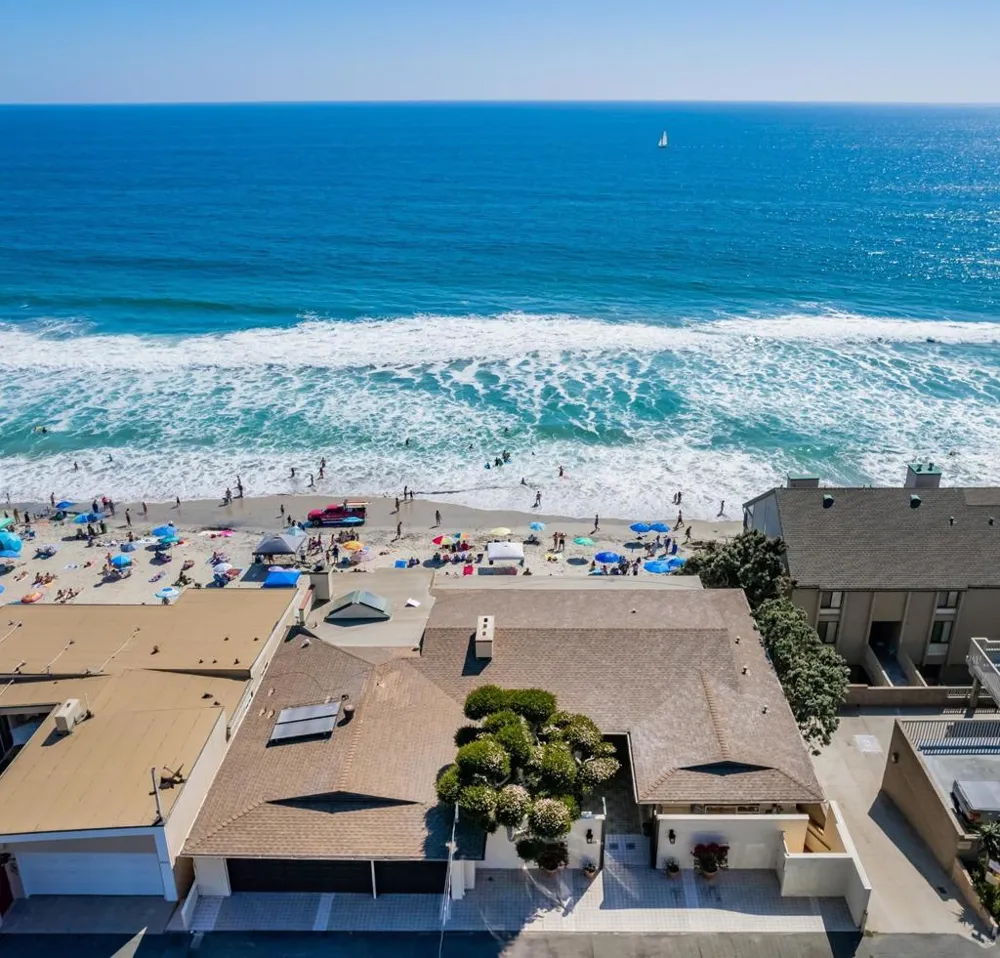 2977 Ocean Street Carlsbad, CA 92008