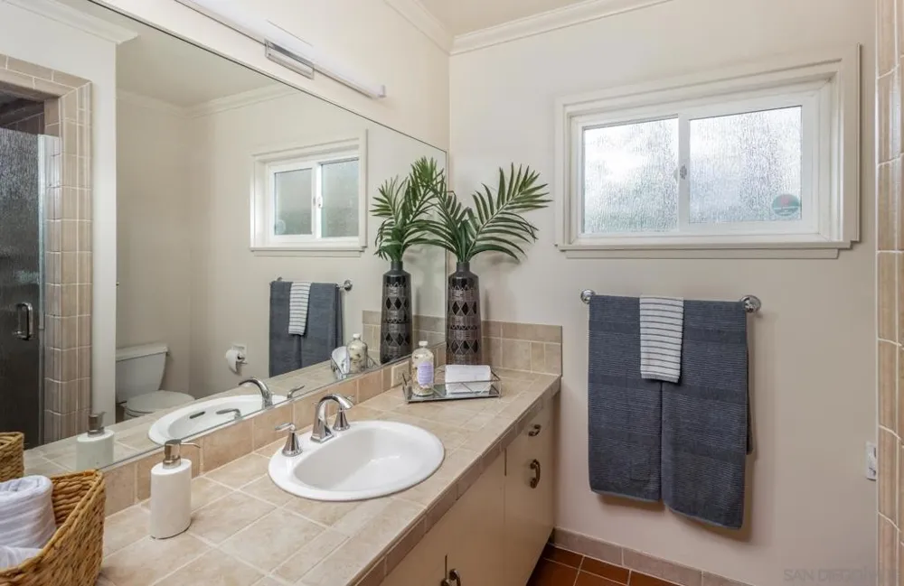 2977 Ocean Street Carlsbad, CA 92008